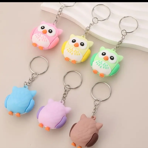 Cute Owl Keychain - Picture 3 of 4